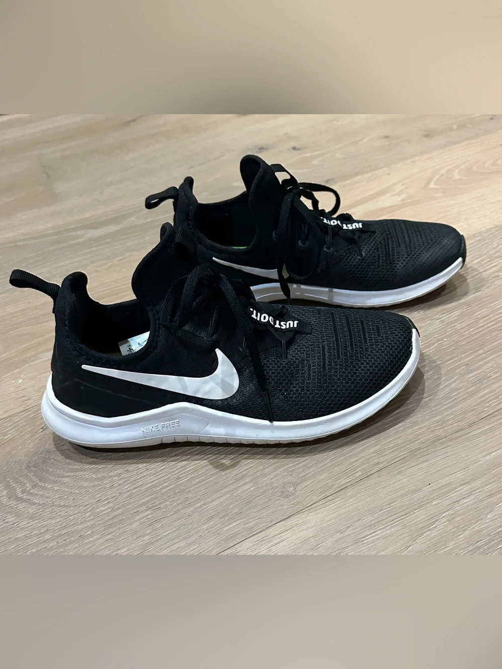 Nike Women's Free TR 8 Cross Training Shoe. Excellent Condition. Size 8
